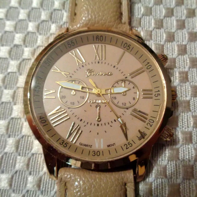 Geneva Platinum Quartz Wrist Watch Womans Biege Leather Band Preowned